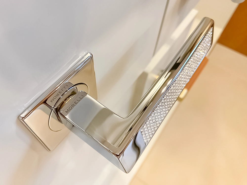 Ручка дверная DOLCE VITA S1 CRO раздельная на квадратной розетке, цвет - хром, латунь фото 2 Ручка дверная DOLCE VITA S1 CRO раздельная на квадратной розетке, цвет - хром, латунь фото купить в Иваново